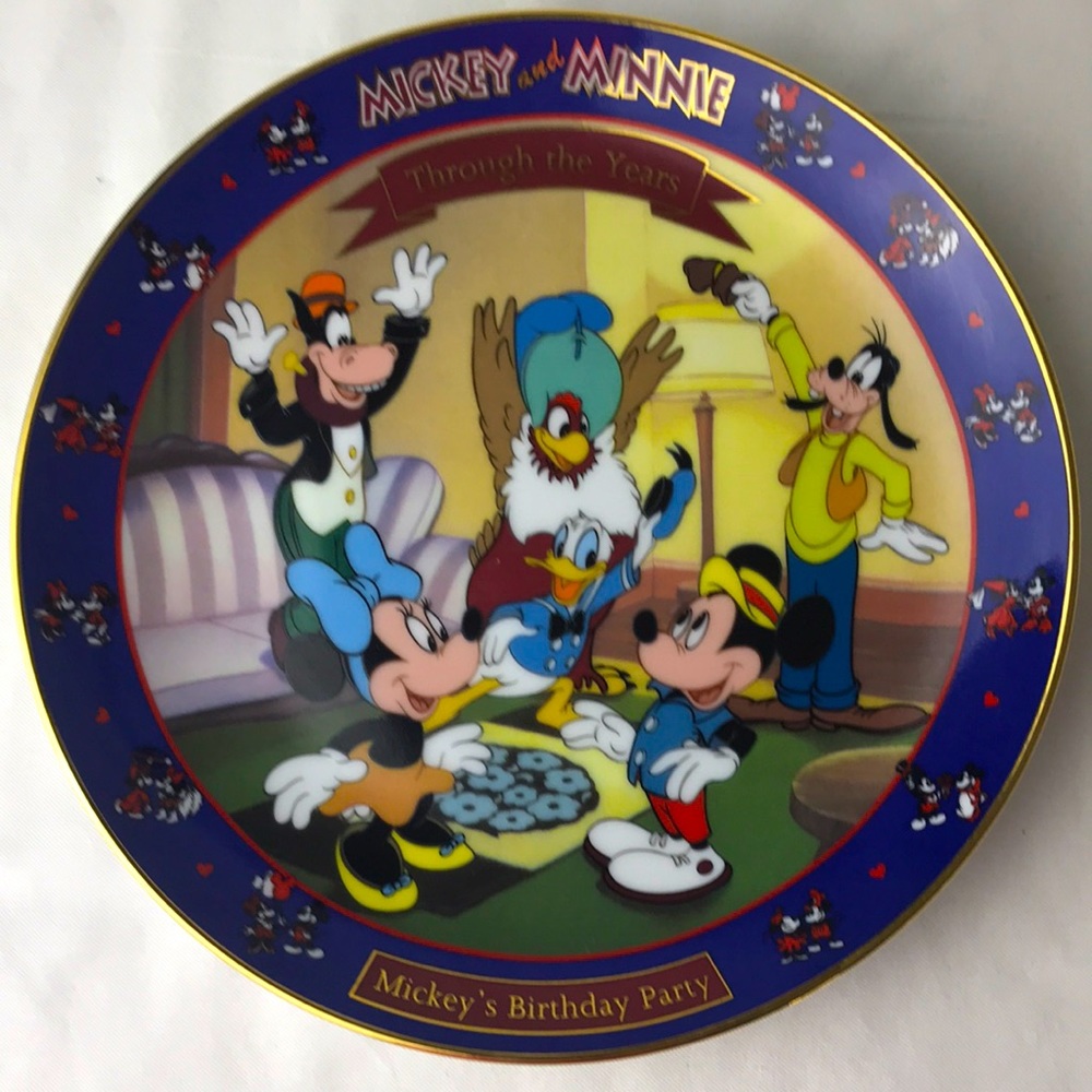 Mickey’s birthday party 1942 limited edition collector  Branford exchange plate